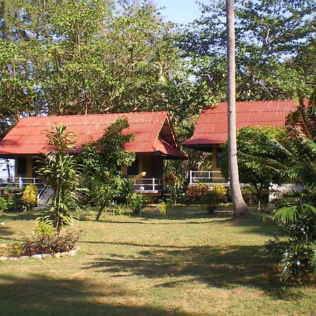 Sukorn Andaman Beach Resort Ko Sukon Zewnętrze zdjęcie