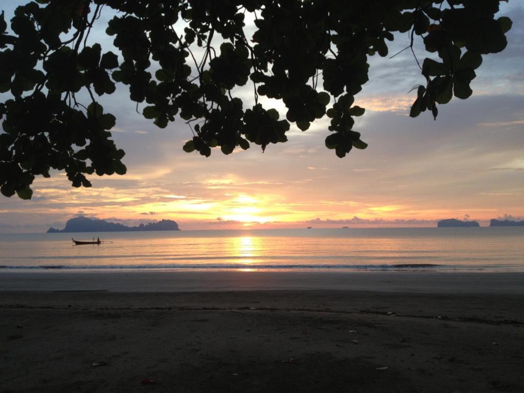 Sukorn Andaman Beach Resort Ko Sukon Zewnętrze zdjęcie