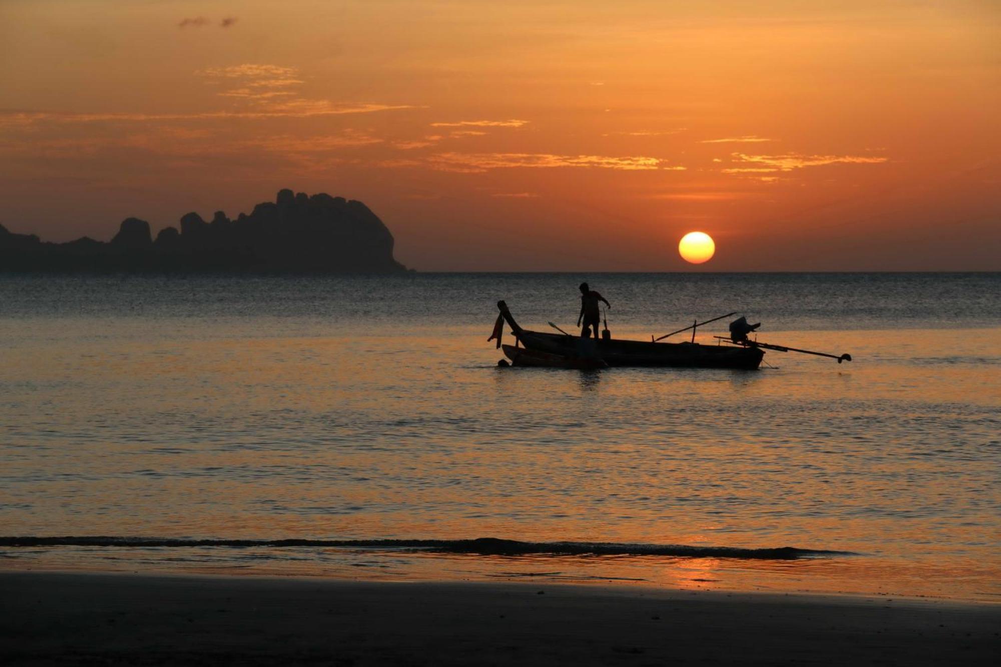 Sukorn Andaman Beach Resort Ko Sukon Zewnętrze zdjęcie