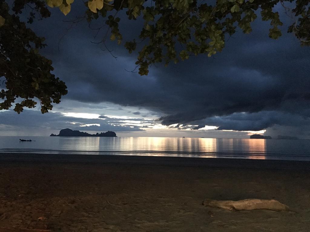 Sukorn Andaman Beach Resort Ko Sukon Zewnętrze zdjęcie